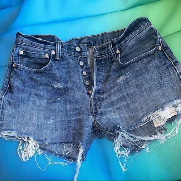 Levi’s 501’s shredded cutoffs sz 32 - Picture 2 of 6